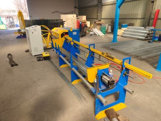 Productiesnelheid 130m / min 3-6mm Stalen draad rechtlijnen en snijmachine