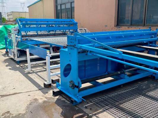 Length Of Fence 3m Mesh Size 50*200mm Fence Mesh Welding Machine