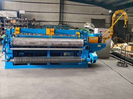 Maasgrootte 2 inch Lassnelheid 120 rijen/min Elektrische gelaste gaasmachine