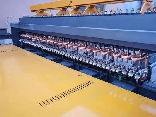 Yellow Welding Transformer 160KVA Motor 5.5kw Fence Mesh Welding Machine